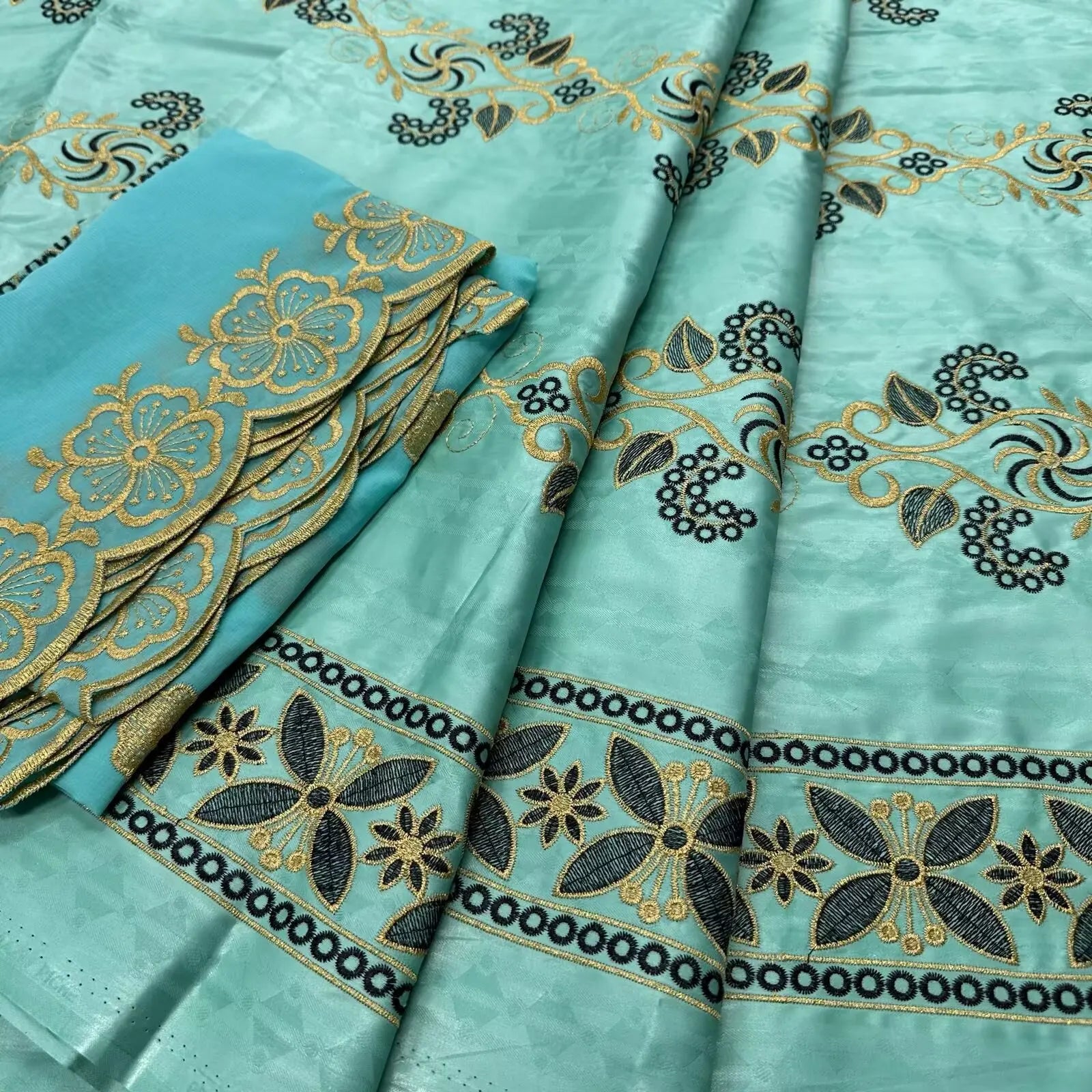 Fabric - 40 Precut Strips (6.35 X 49.78 cm) for Quilting And Sewing, 20 Floral Prints Assortment, 100% Material,