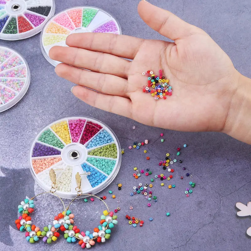 Set de 2000 Cuentas de Cristal de Semilla – 12 Colores Surtidos para Hacer Joyas, Pulseras y Manualidades DIY