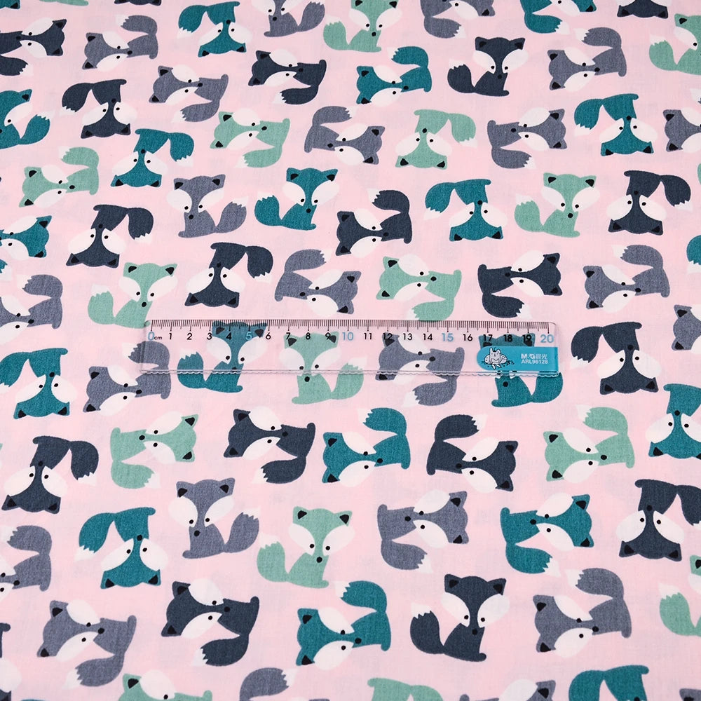 Fabric - 40 Precut Strips (6.35 X 49.78 cm) for Quilting And Sewing, 20 Floral Prints Assortment, 100% Material,