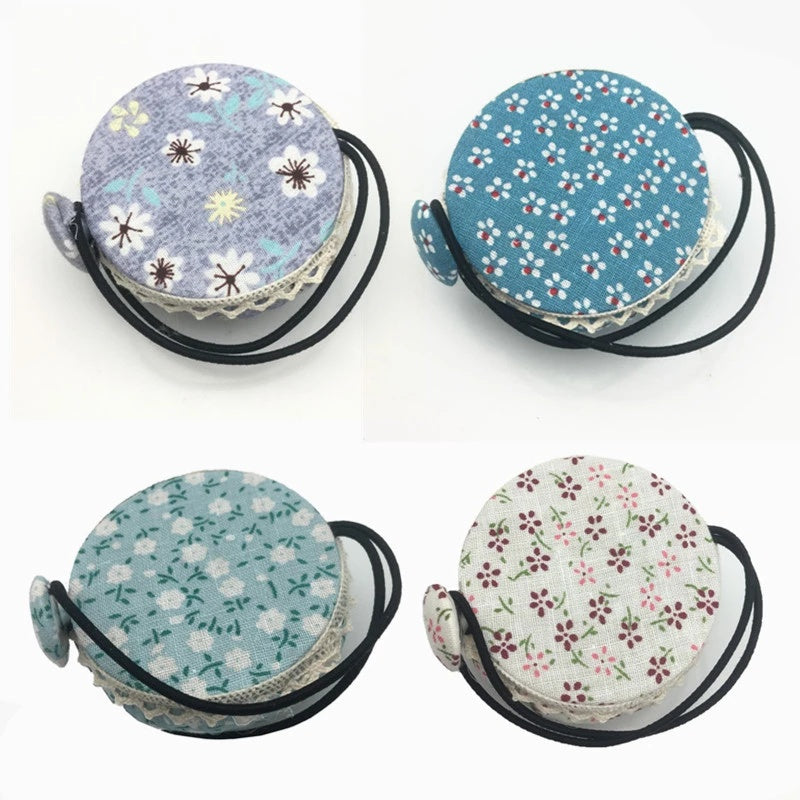Bonito alfiletero floral – Soporte de algodón colorido para agujas y alfileres de costura | 6x6x3cm