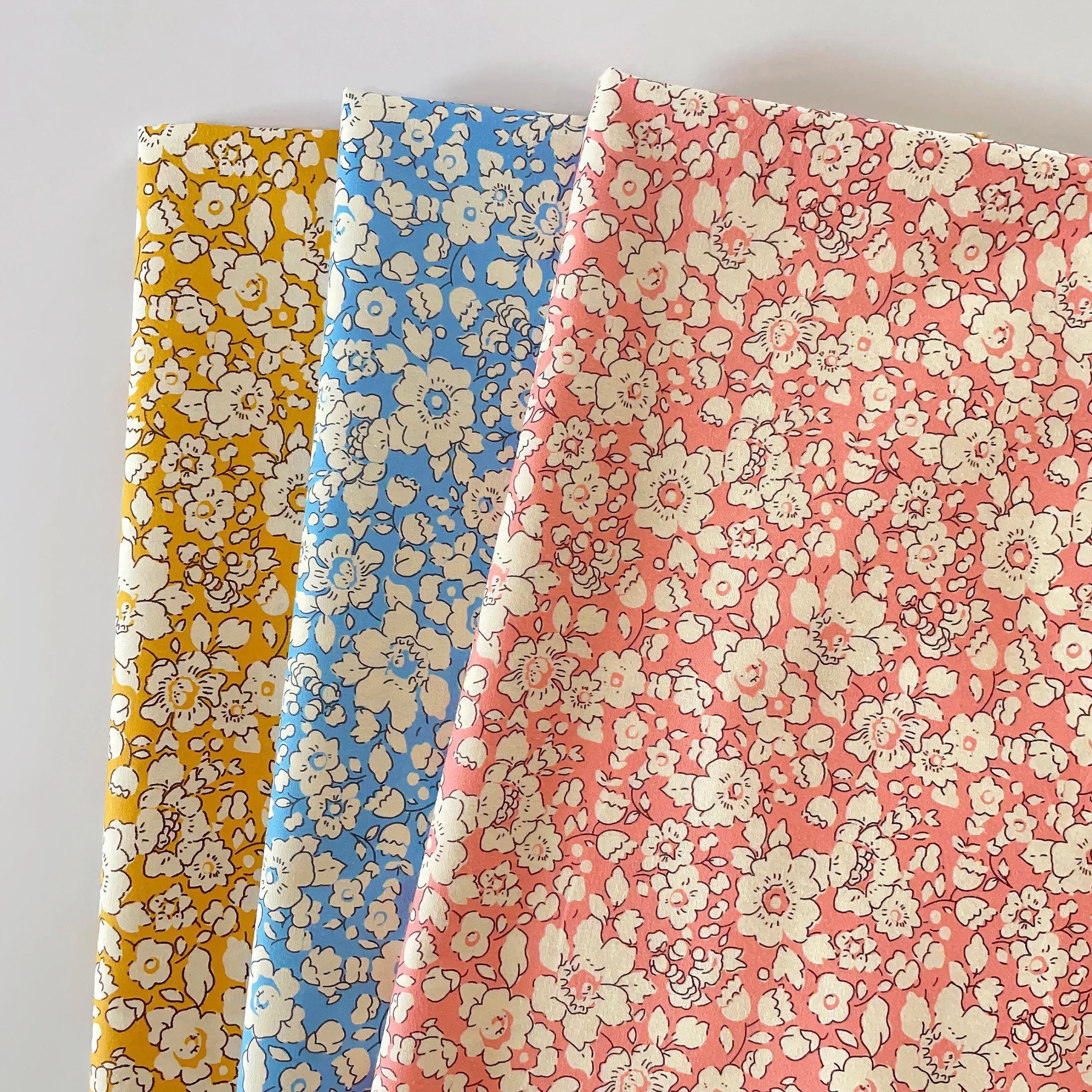 Vintage Floral Print Cotton Poplin Fabric – 145cm Wide | Quilting, Dresses & Children’s Clothing