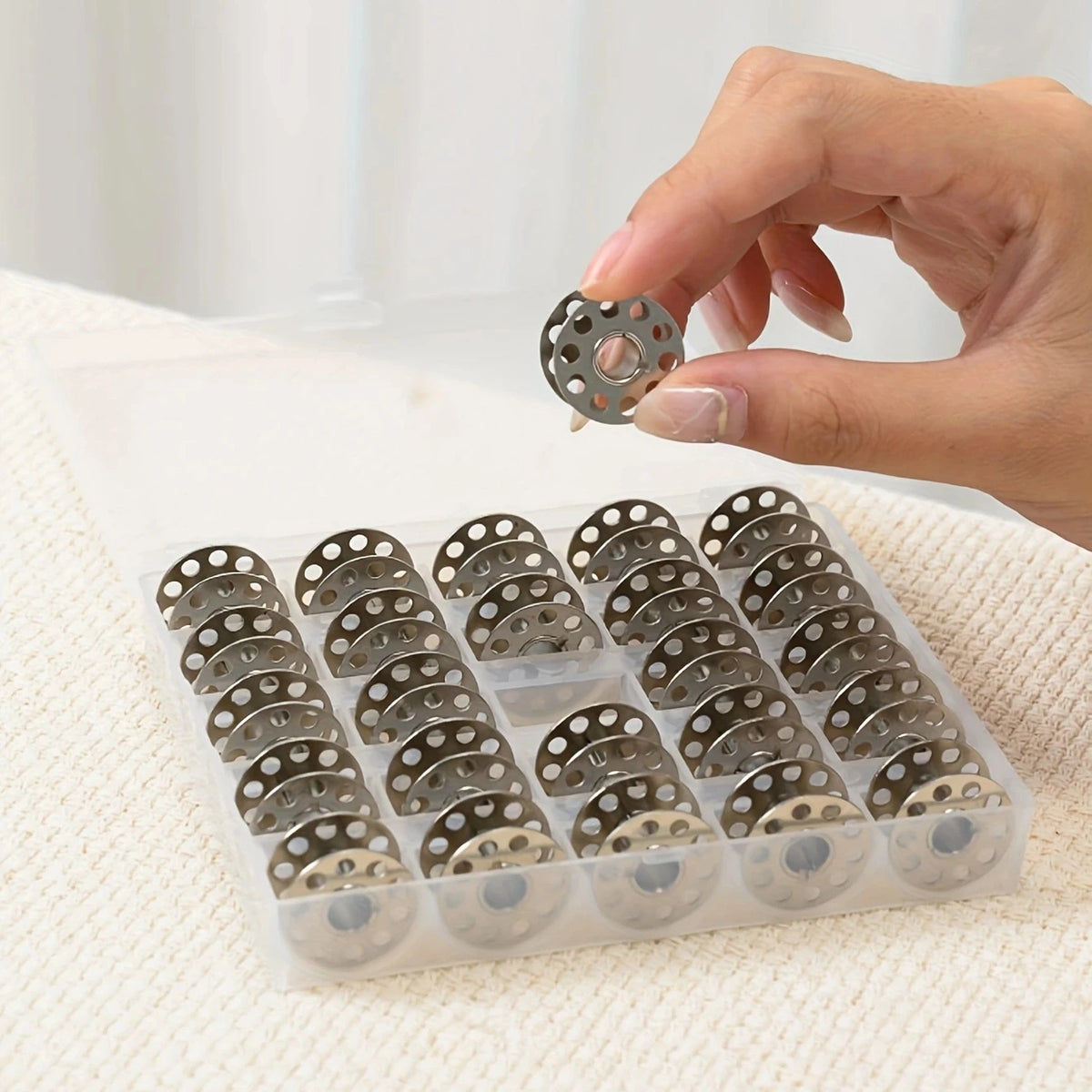 25 canillas de máquina de coser con estuche de almacenamiento – Plástico transparente