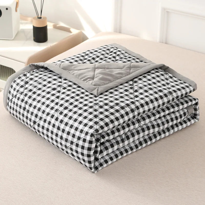 Plaid Summer Quilt – Lightweight Washed Cotton Comforter & Bedspread