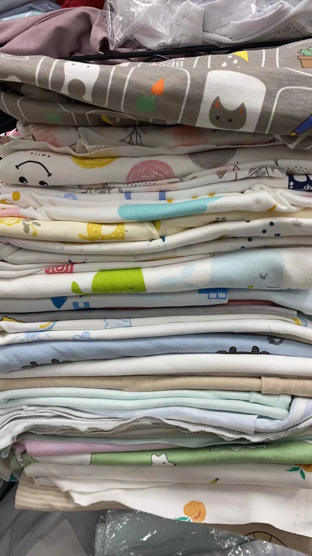 Fabric - 40 Precut Strips (6.35 X 49.78 cm) for Quilting And Sewing, 20 Floral Prints Assortment, 100% Material,