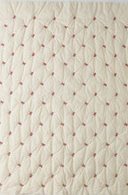 Tela de algodón acolchada con bordado de mariposa roja – 140×50cm | 15mm de espesor | Tela de costura para abrigos de niños