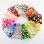 Bolsas de Regalo de Organza con Cordón de Luna y Estrellas – Paquete de 50 Bolsas de Recuerdos Multicolor | 4 Tamaños