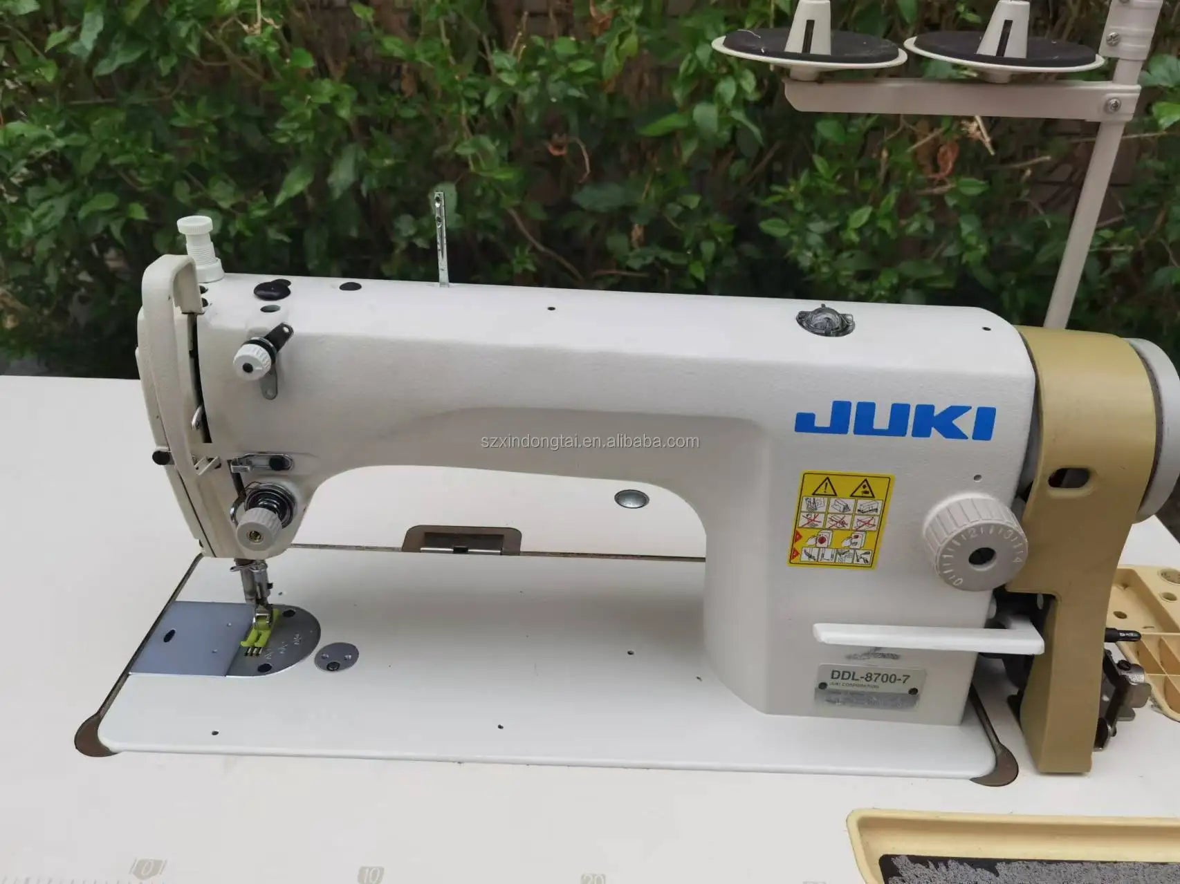 Juki DDL-8700 Used Industrial Single Needle Sewing Machine – Servo Motor, 3200 sti/min