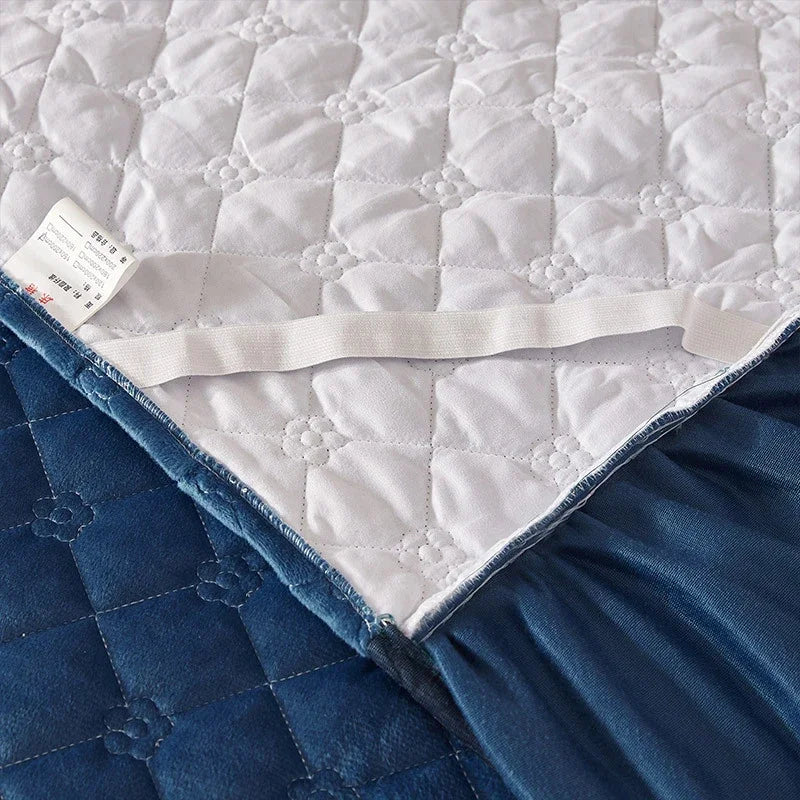 Luxury Crystal Velvet Quilted Bedspread – King & Queen Flannel Bed Skirt