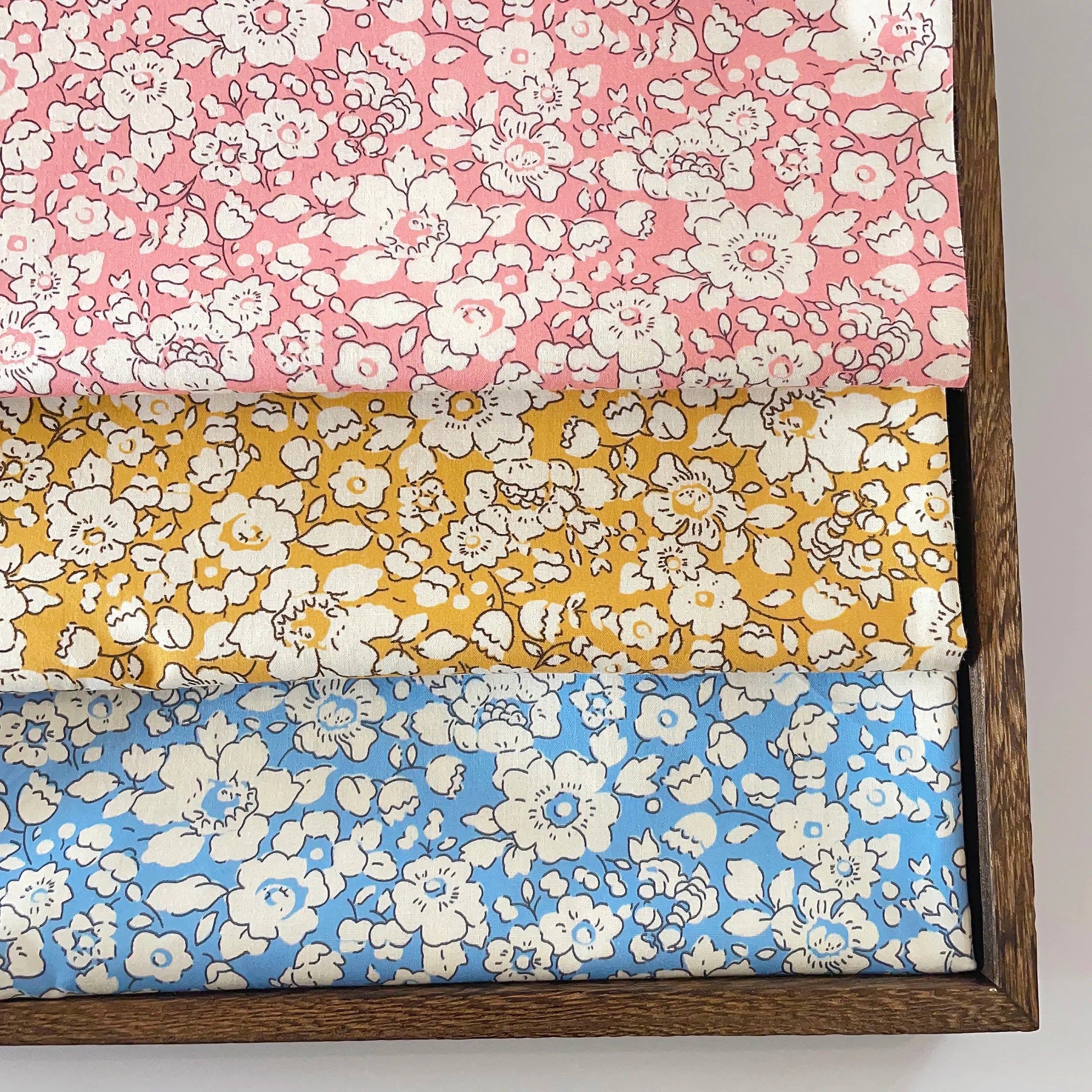Vintage Floral Print 100% Cotton Poplin Fabric | 145cm Wide | 0.5m–5m | Quilting & Dress Sewing