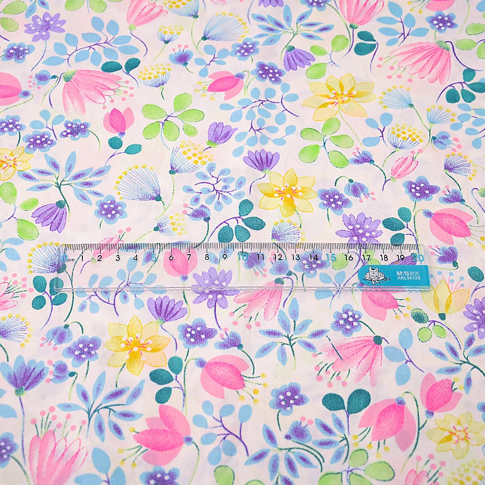 Fabric - 40 Precut Strips (6.35 X 49.78 cm) for Quilting And Sewing, 20 Floral Prints Assortment, 100% Material,