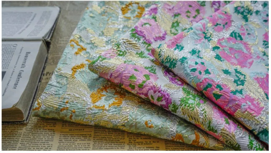 Retro Golden Floral Jacquard Fabric | Yarn-Dyed Silk-Look | 50×150cm