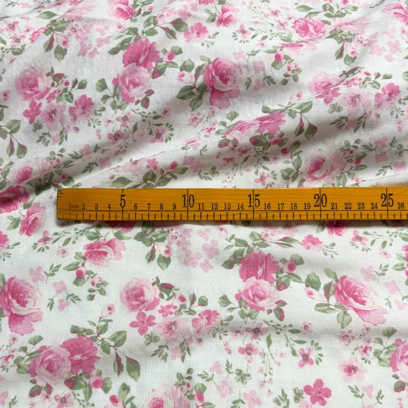 Tela 100% algodón lavada con estampado floral – Ligera, suave y transpirable | 147 cm de ancho