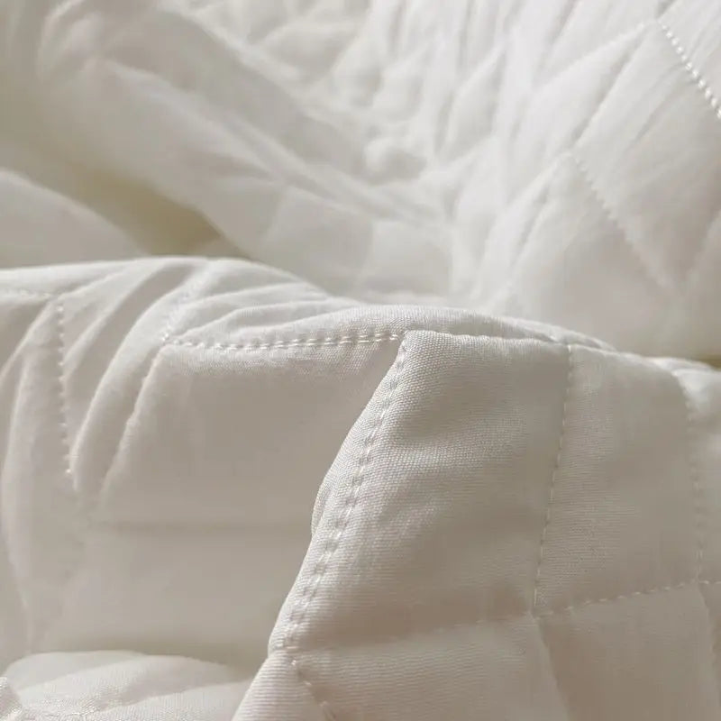 Lightweight Summer Quilt – Korean Style Embroidered Cooling Comforter