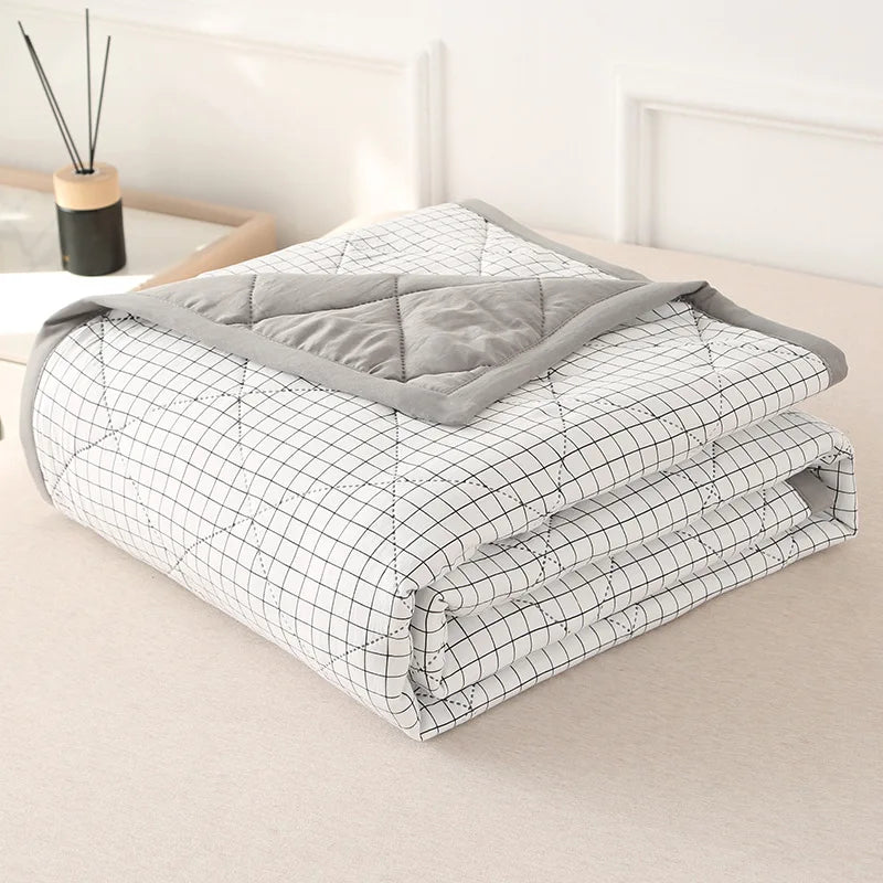 Plaid Summer Quilt – Lightweight Washed Cotton Comforter & Bedspread
