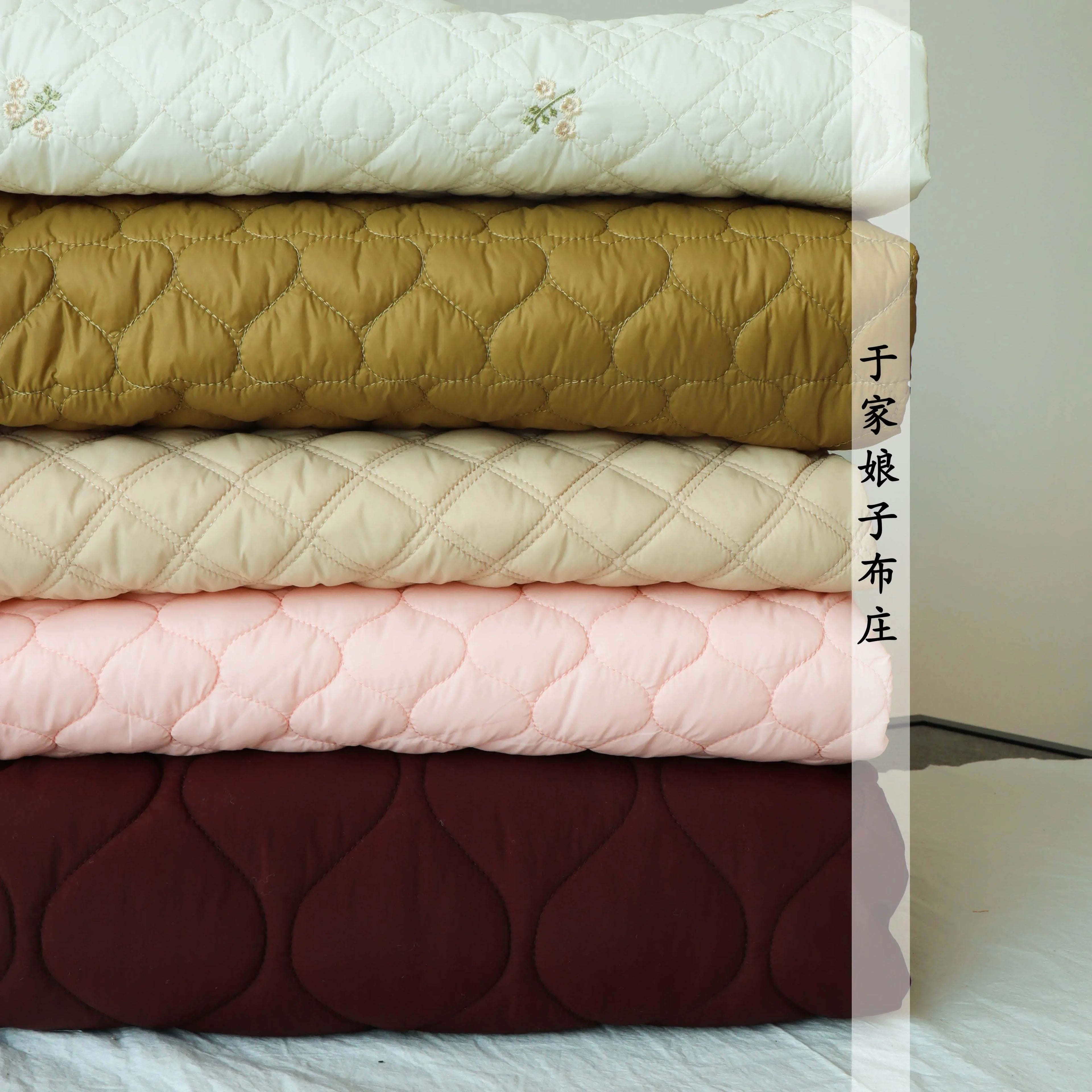 Printed Quilted Cotton Fabric – 135x50cm, Jacket Lining & Autumn Winter Sewing Fabric