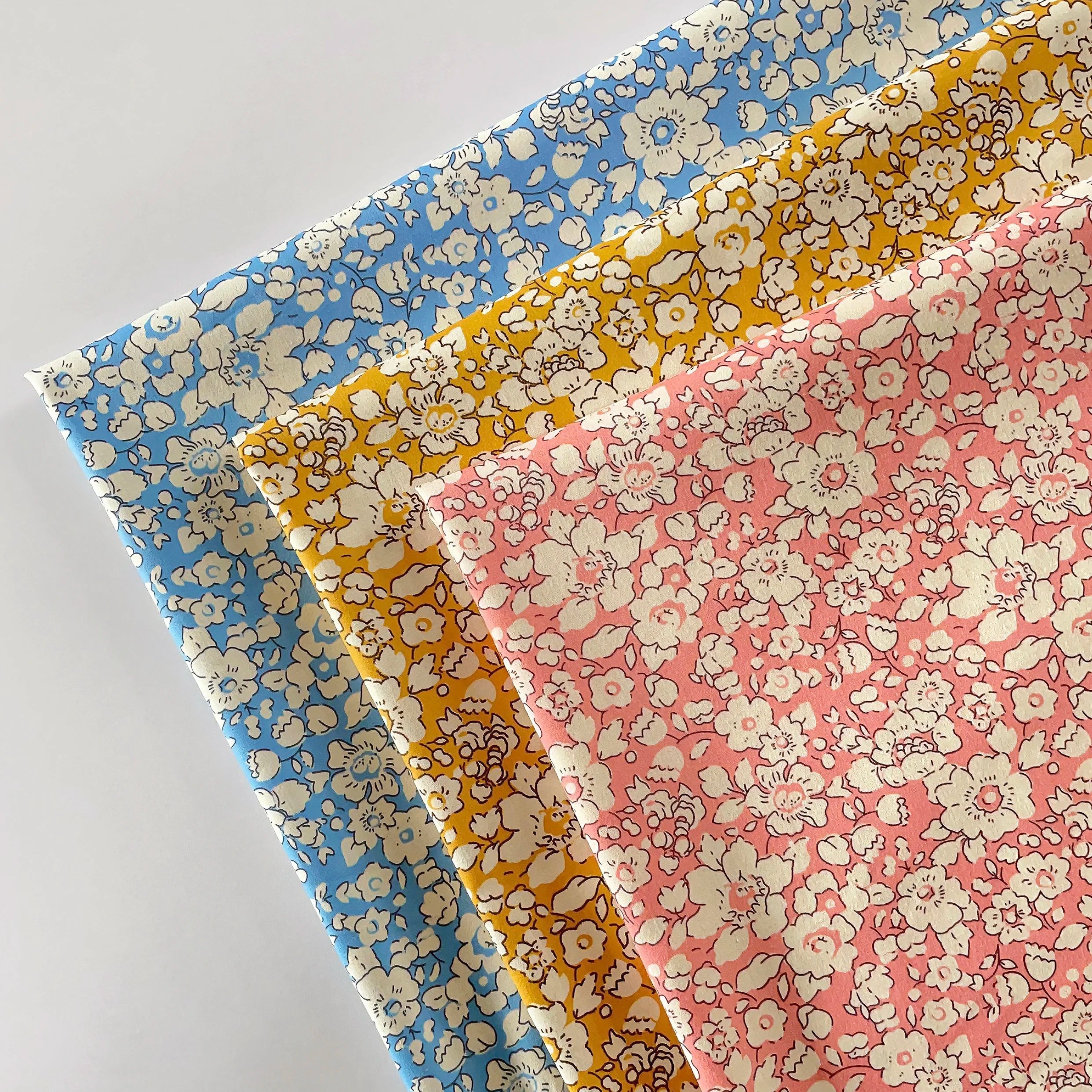 Vintage Floral Print Cotton Poplin Fabric – 145cm Wide | Quilting, Dresses & Children’s Clothing