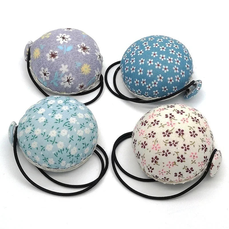 Bonito alfiletero floral – Soporte de algodón colorido para agujas y alfileres de costura | 6x6x3cm