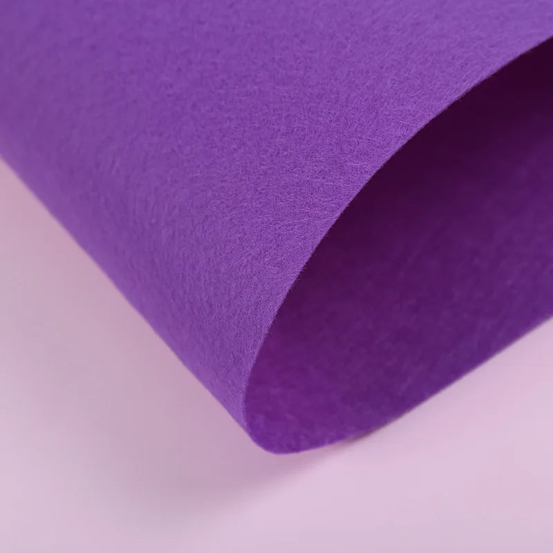 Felt Fabric Non-Woven Sheet – 1mm Thick, 85cm Wide, 100% Polyester – Sold by the Meter for Dolls, Crafts & DIY Sewing