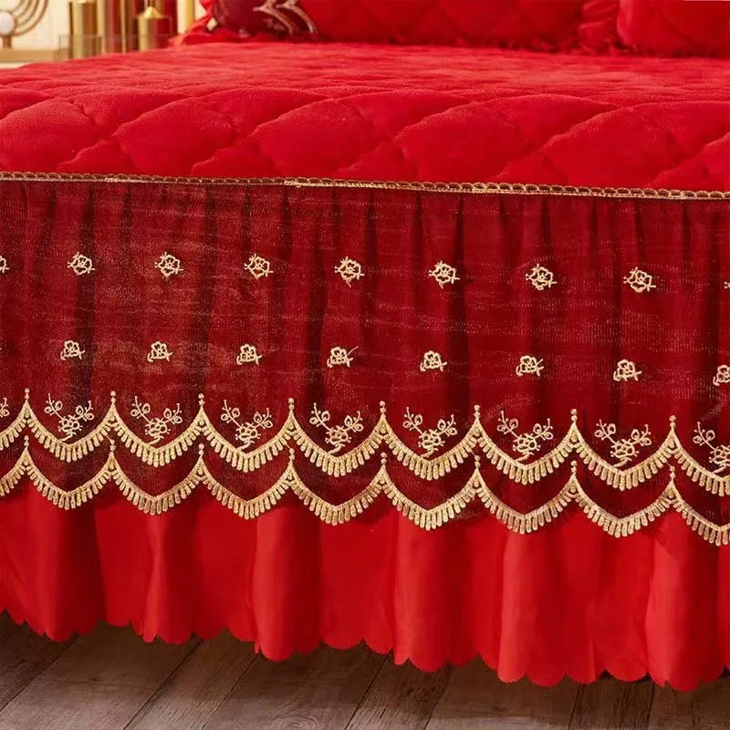 mtuove Luxury Flannel Velvet Quilted Bedspread – Lace Edge, Anti-Slip, Winter Warm Bed Cover