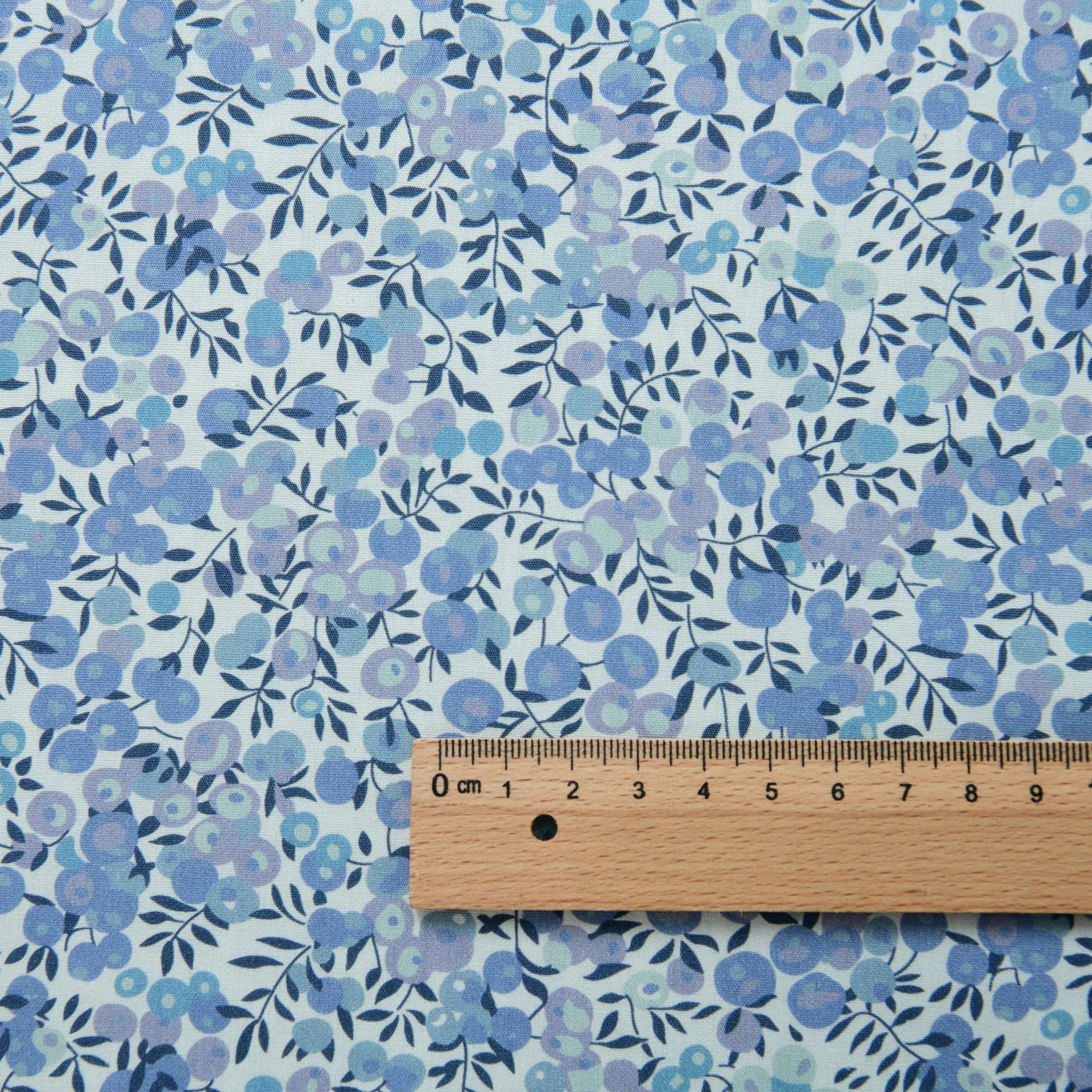 100% Cotton Poplin Fabric – 40S Small Floral Print | 145 cm Wide | Shirts, Dresses & DIY Sewing