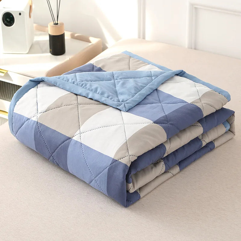 Plaid Summer Quilt – Lightweight Washed Cotton Comforter & Bedspread