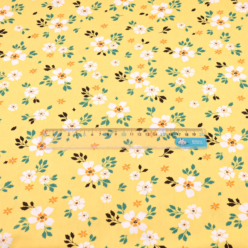 Fabric - 40 Precut Strips (6.35 X 49.78 cm) for Quilting And Sewing, 20 Floral Prints Assortment, 100% Material,