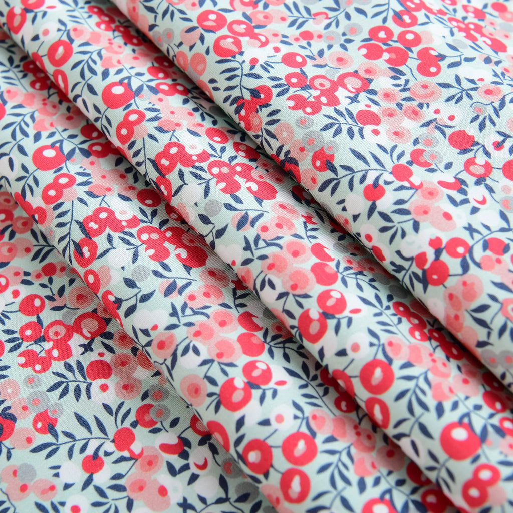 100% Cotton Poplin Fabric – 40S Small Floral Print | 145 cm Wide | Shirts, Dresses & DIY Sewing
