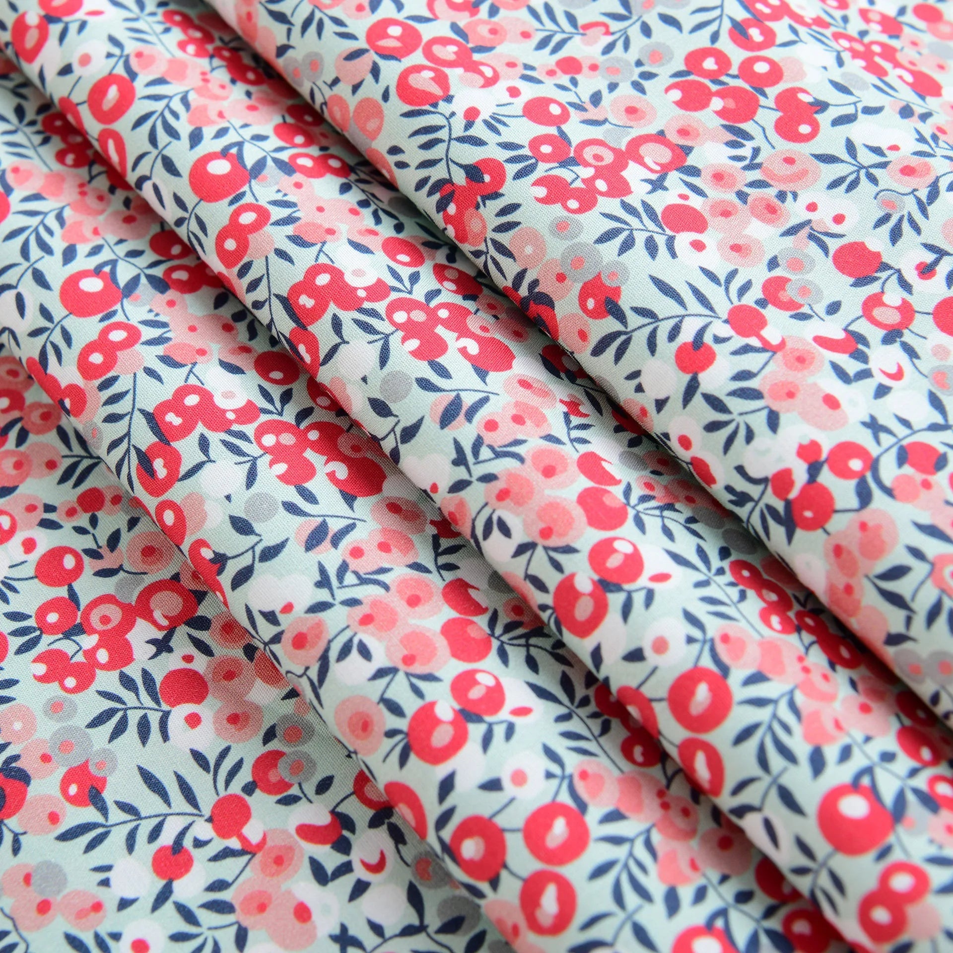 Small Floral Print 40s 100% Cotton Fabric – 145cm Wide | Clothing, Shirts, Dresses & DIY