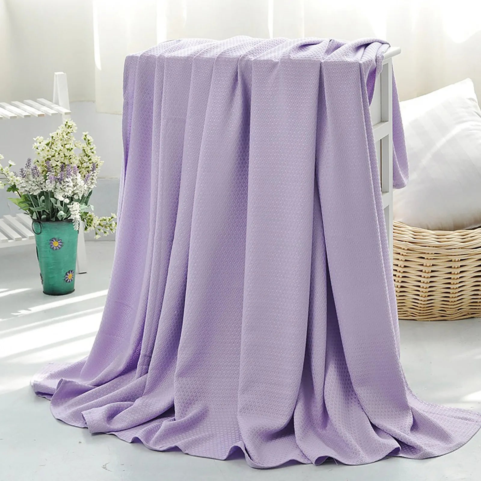 Bamboo Fiber Cooling Blanket – Lightweight Breathable Summer Quilt