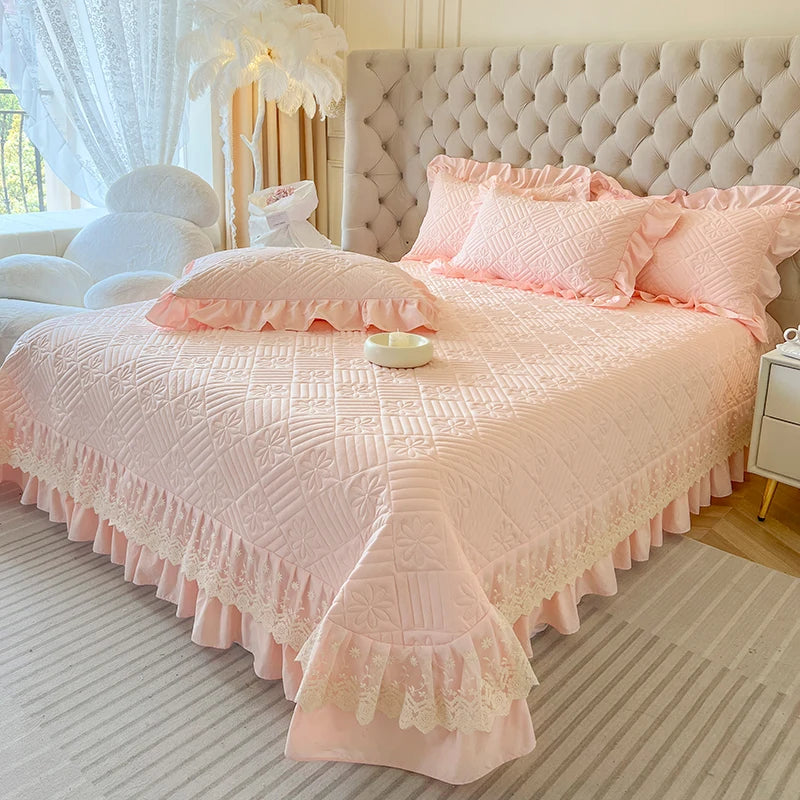 Fat Fairy 3-Piece Lace Ruffle Quilted Bedspread Set – Pink, Cream & White Coverlet with Pillowcases