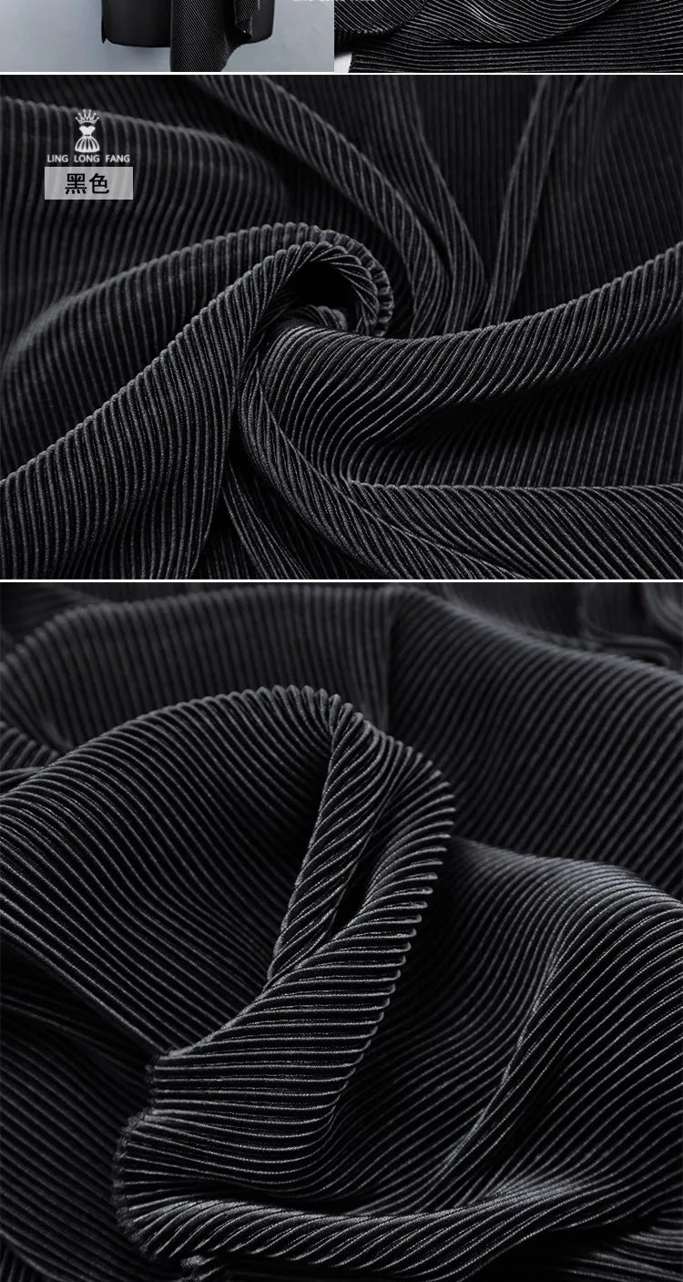 Striped Pleated Elastic Knit Fabric – 100% Polyester, 150cm Wide – For Dresses, Wide-Leg Pants & Designer Apparel