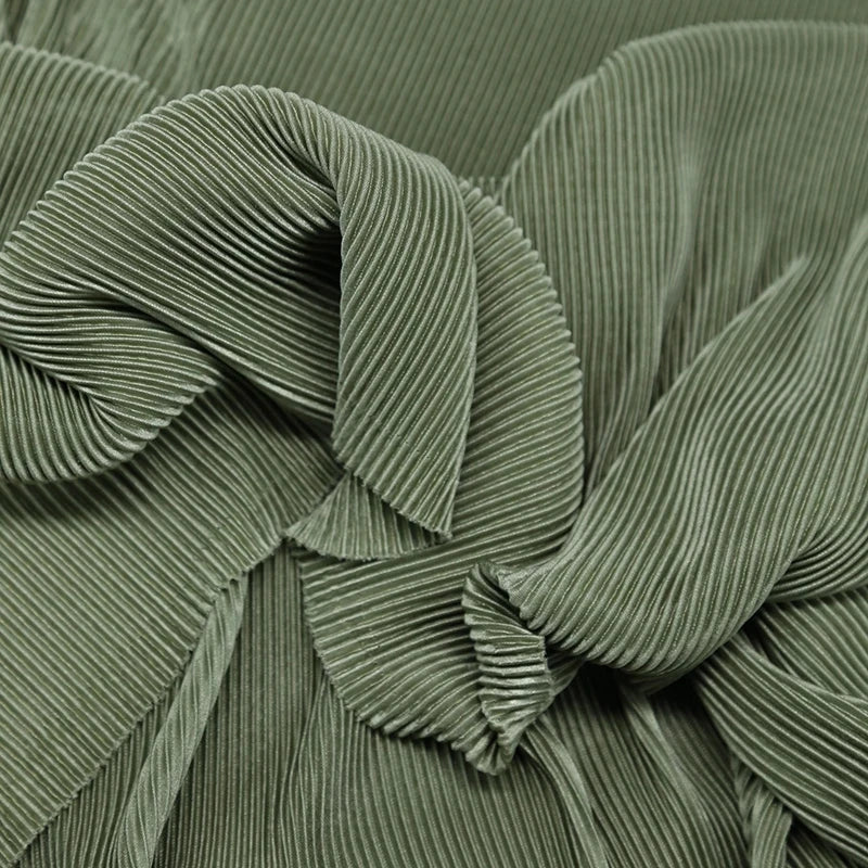 Striped Pleated Elastic Knit Fabric – 100% Polyester, 150cm Wide – For Dresses, Wide-Leg Pants & Designer Apparel