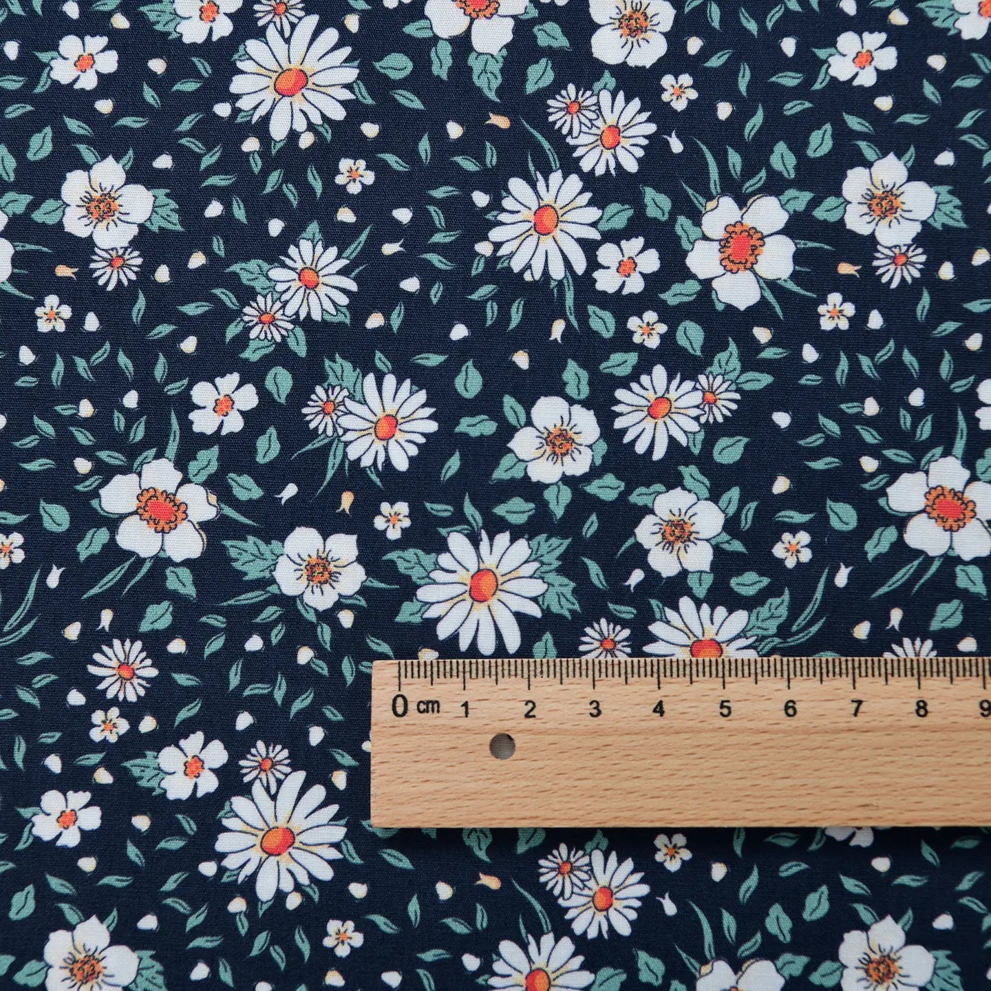 Fabric - 40 Precut Strips (6.35 X 49.78 cm) for Quilting And Sewing, 20 Floral Prints Assortment, 100% Material,