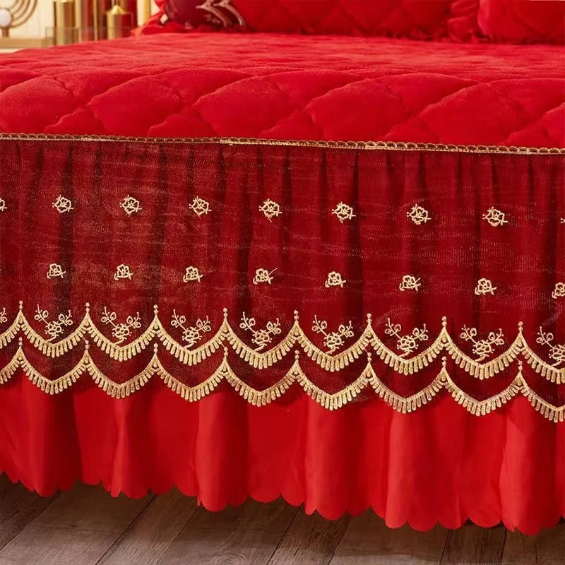 mtuove Luxury Flannel Velvet Quilted Bedspread – Lace Edge, Anti-Slip, Winter Warm Bed Cover