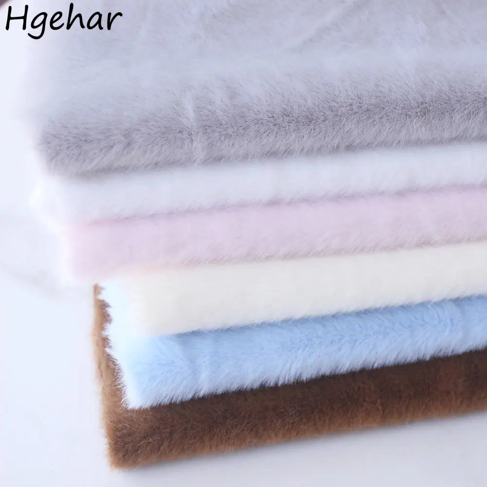 Soft Faux Fur Plush Fabric – 100% Polyester, 165cm Wide – For Apparel, Toys, Quilting & Winter Crafts