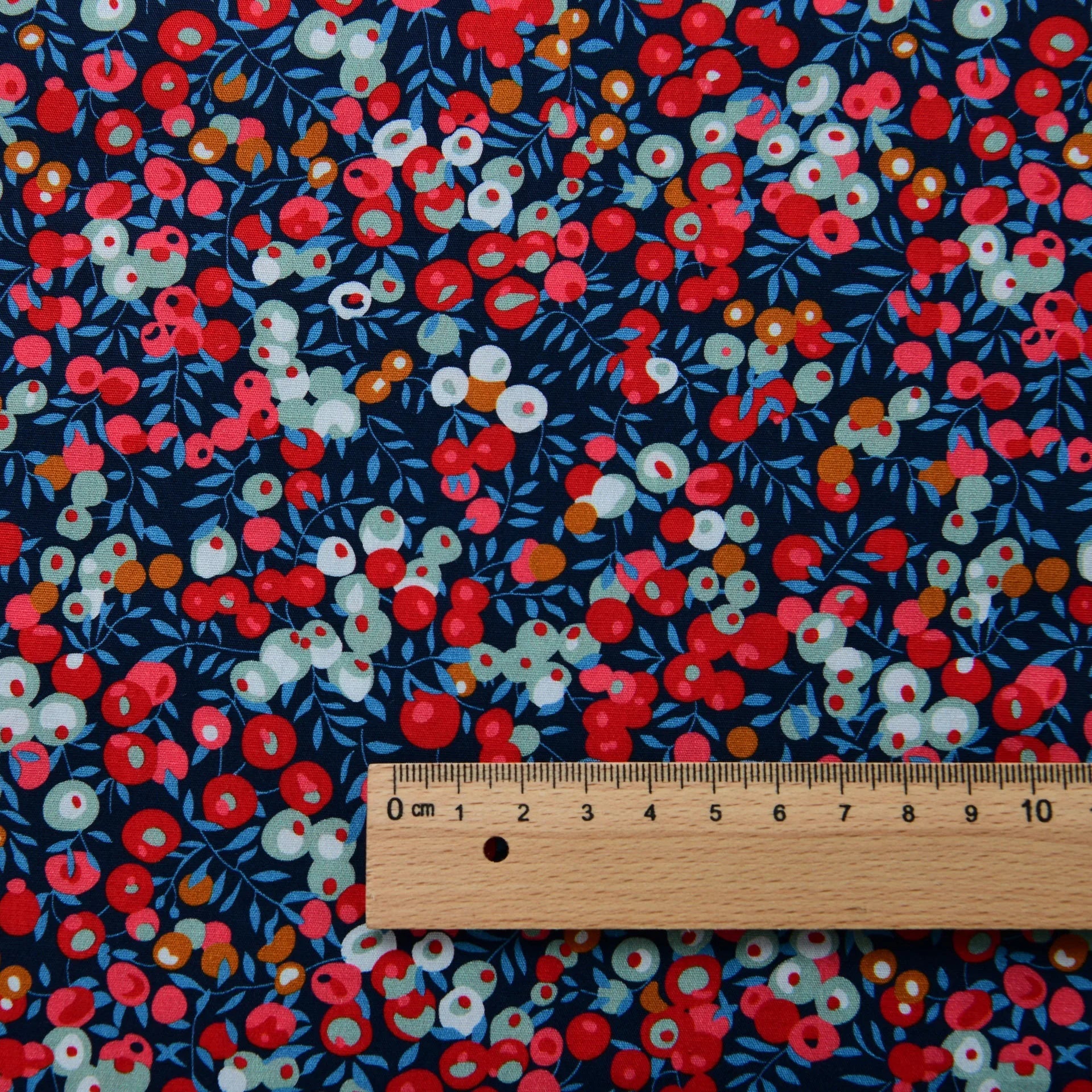 100% Cotton Poplin Fabric – 40S Small Floral Print | 145 cm Wide | Shirts, Dresses & DIY Sewing