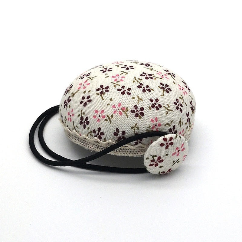Bonito alfiletero floral – Soporte de algodón colorido para agujas y alfileres de costura | 6x6x3cm