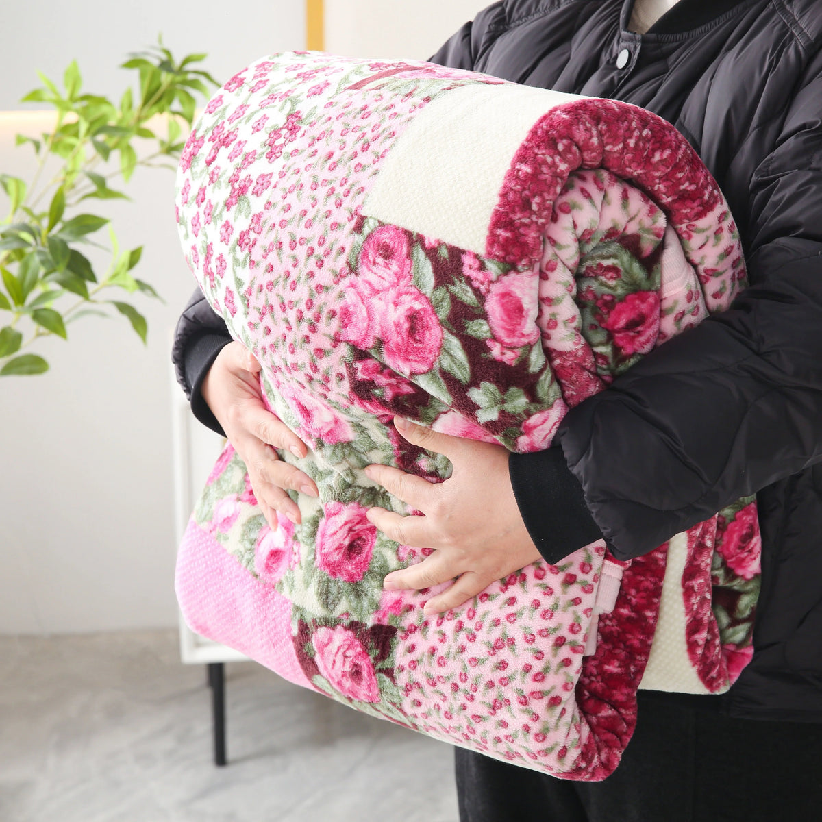 Flannel Throw Blanket – Pink Flower Plaid Patchwork Pattern | Soft & Warm | 5 Sizes