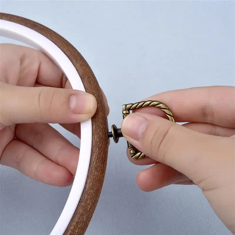 Wood-Grain Embroidery Hoop – Round & Oval Sizes