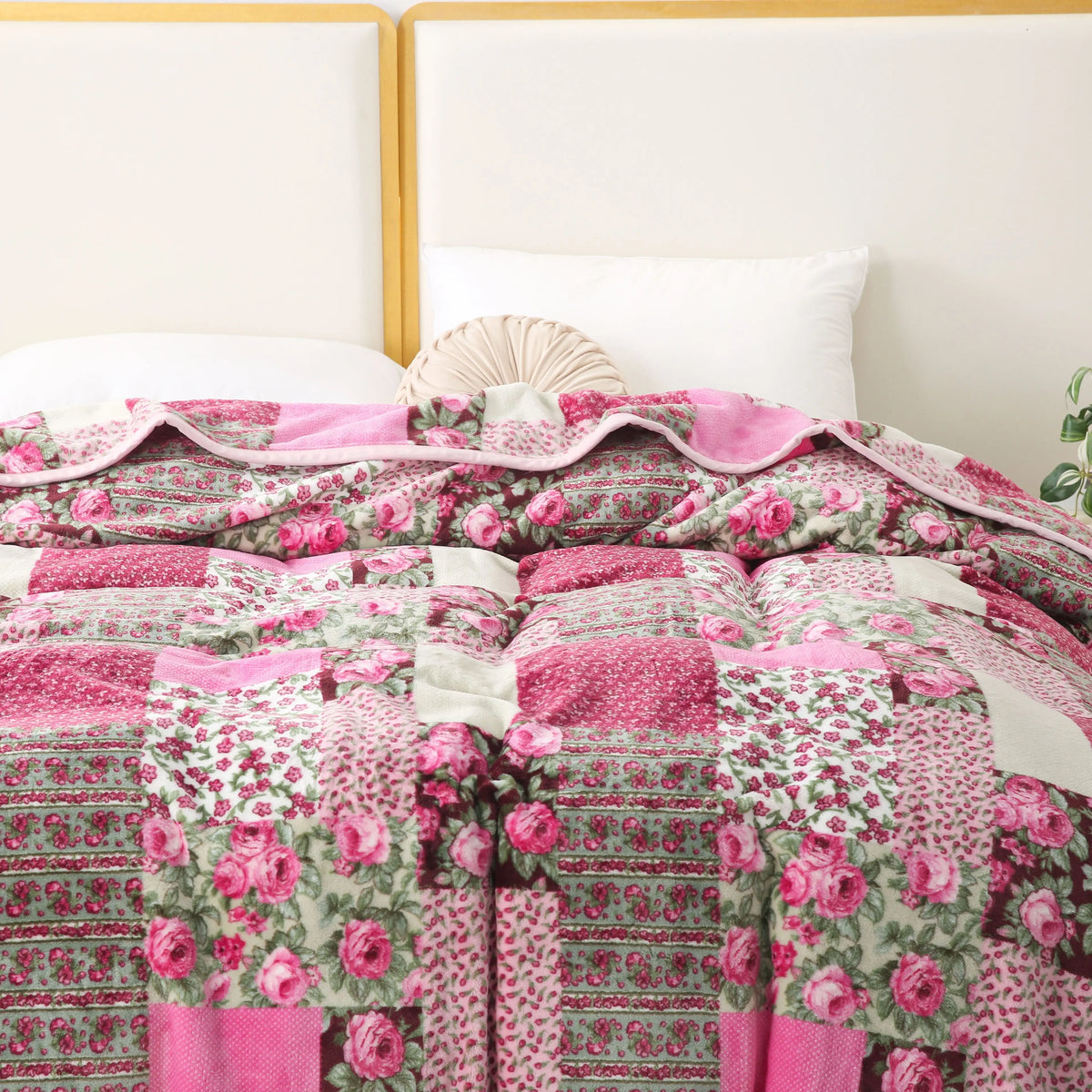 Flannel Throw Blanket – Pink Flower Plaid Patchwork Pattern | Soft & Warm | 5 Sizes
