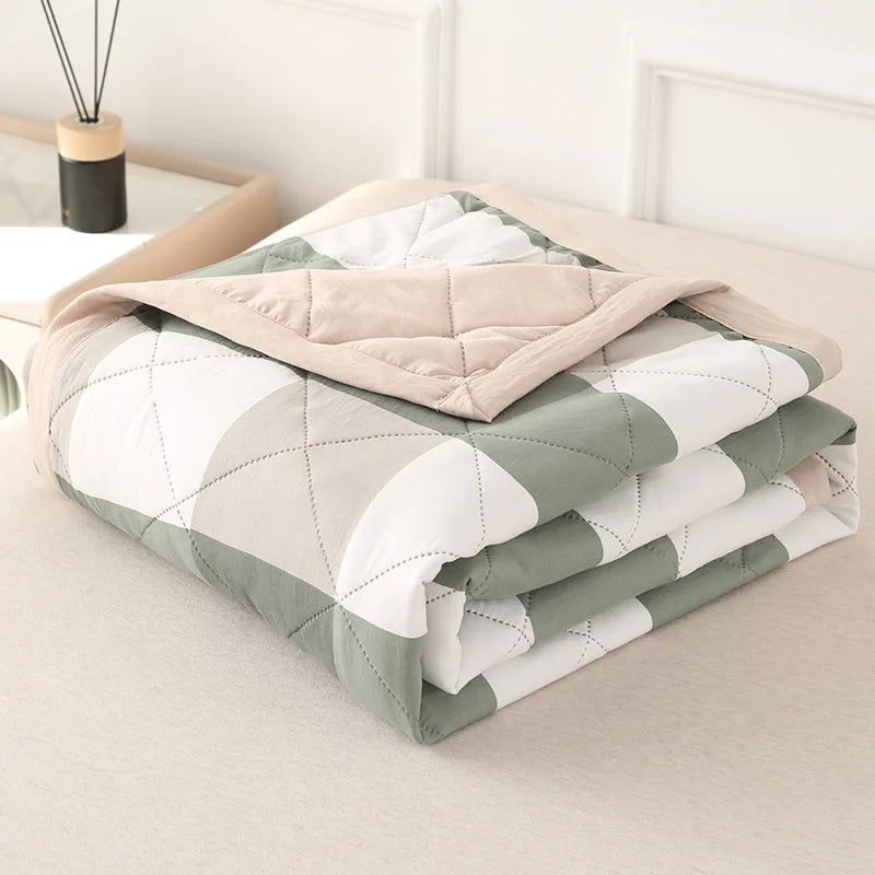 Plaid Summer Quilt – Lightweight Washed Cotton Comforter & Bedspread