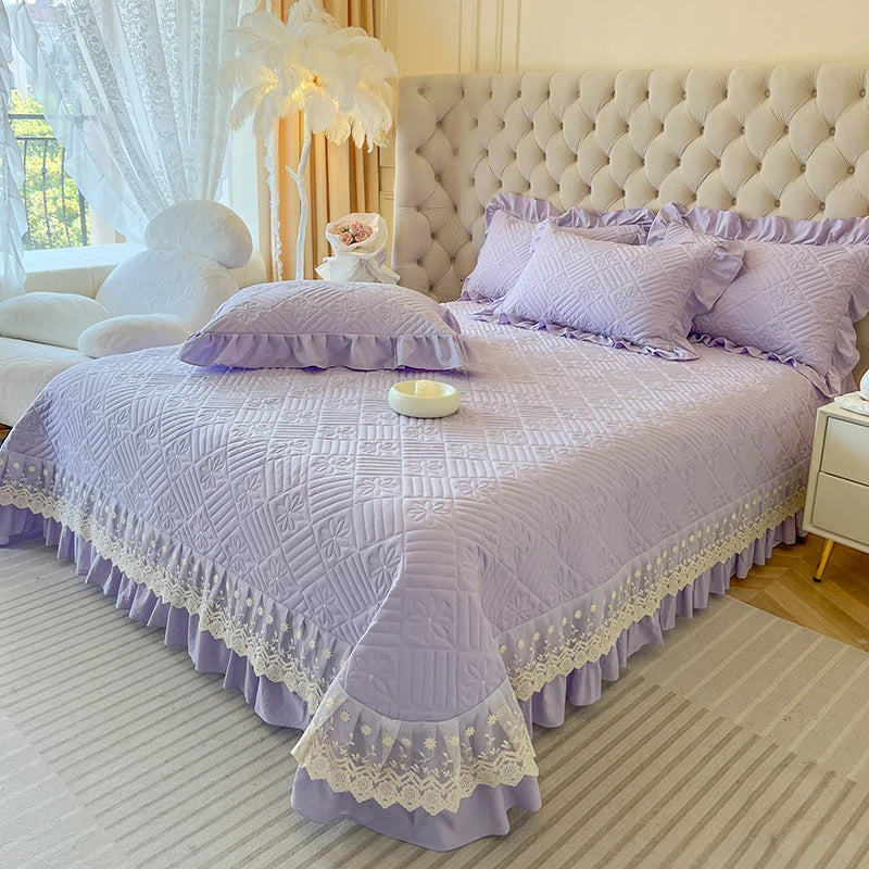 Fat Fairy 3-Piece Lace Ruffle Quilted Bedspread Set – Pink, Cream & White Coverlet with Pillowcases