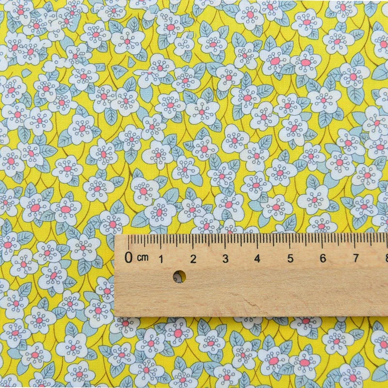 Fabric - 40 Precut Strips (6.35 X 49.78 cm) for Quilting And Sewing, 20 Floral Prints Assortment, 100% Material,