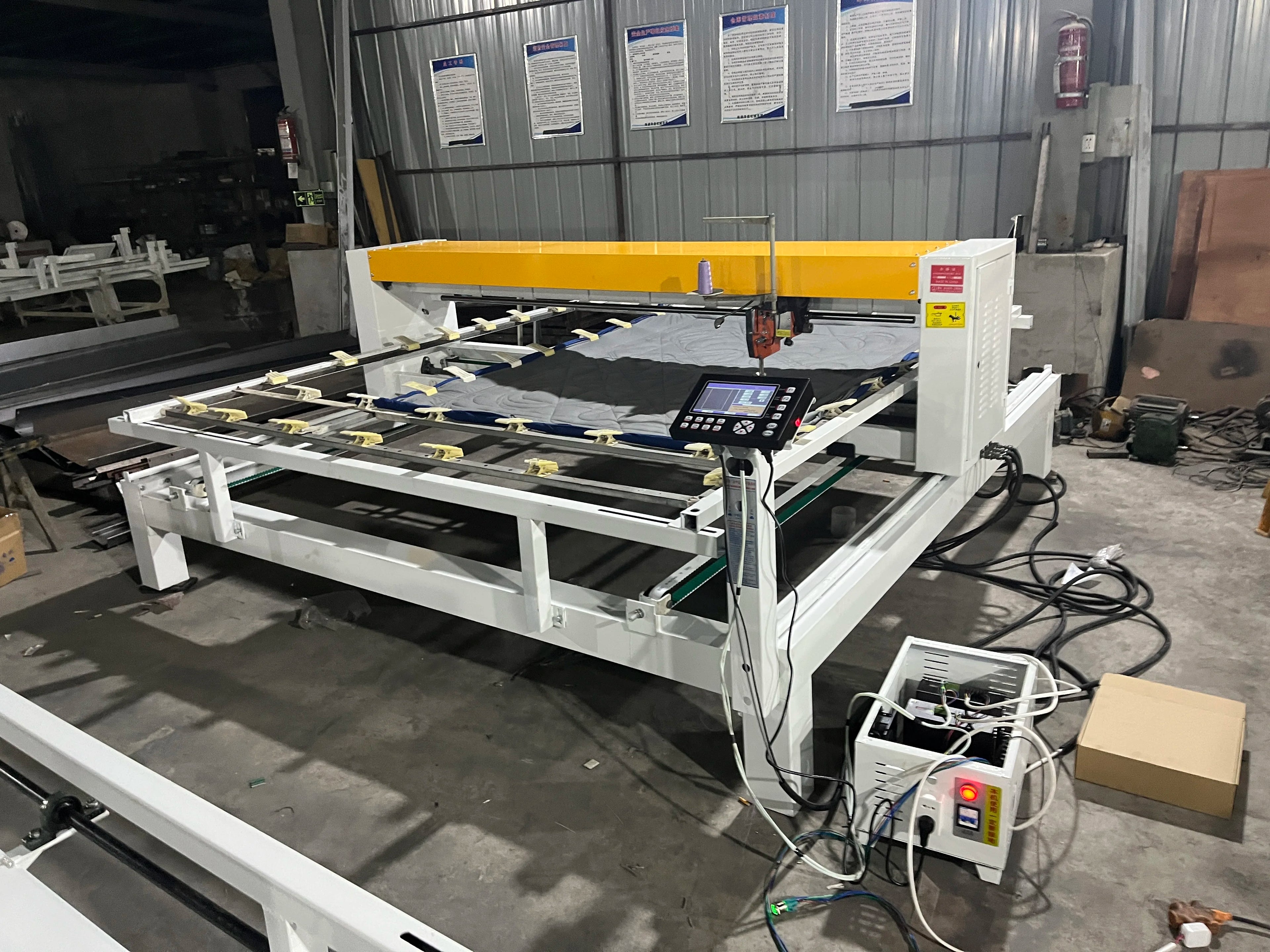 Single Needle Longarm Quilting Machine