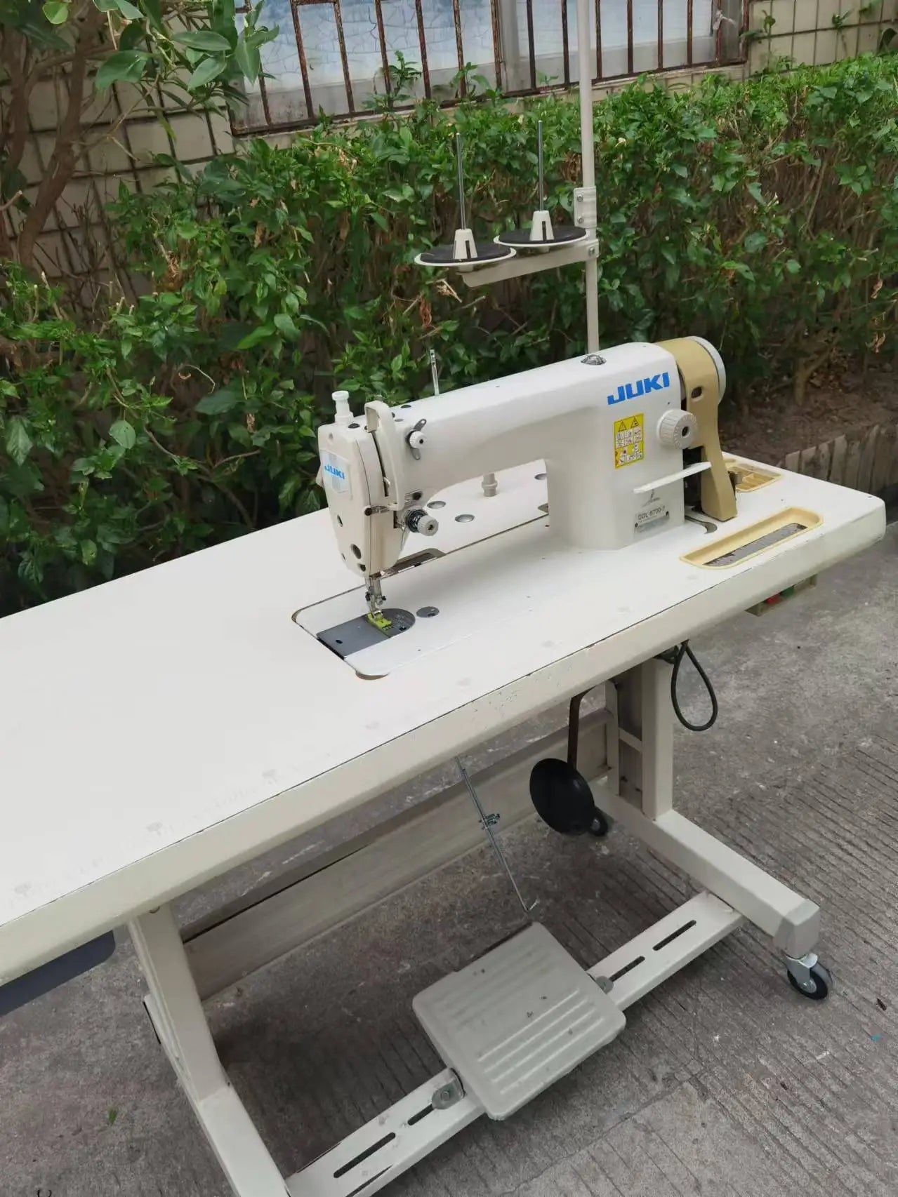 Juki DDL-8700 Used Industrial Single Needle Sewing Machine – Servo Motor, 3200 sti/min
