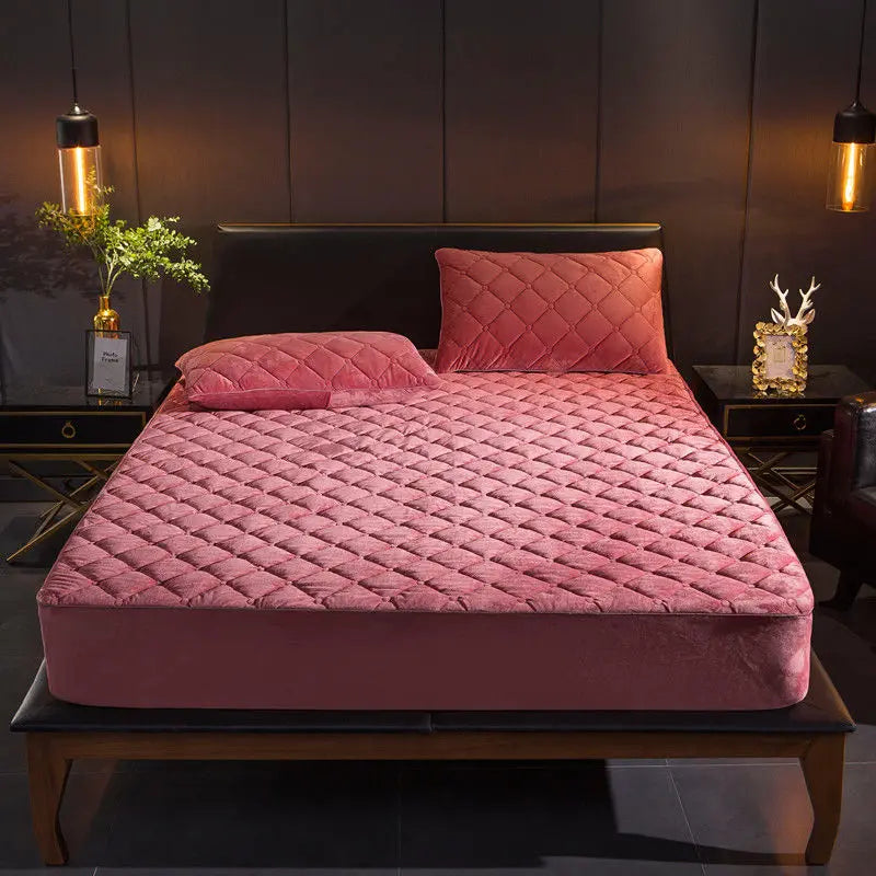 Plush Crystal Velvet Quilted Mattress Cover – Warm Thick Fitted Sheet, King & Queen